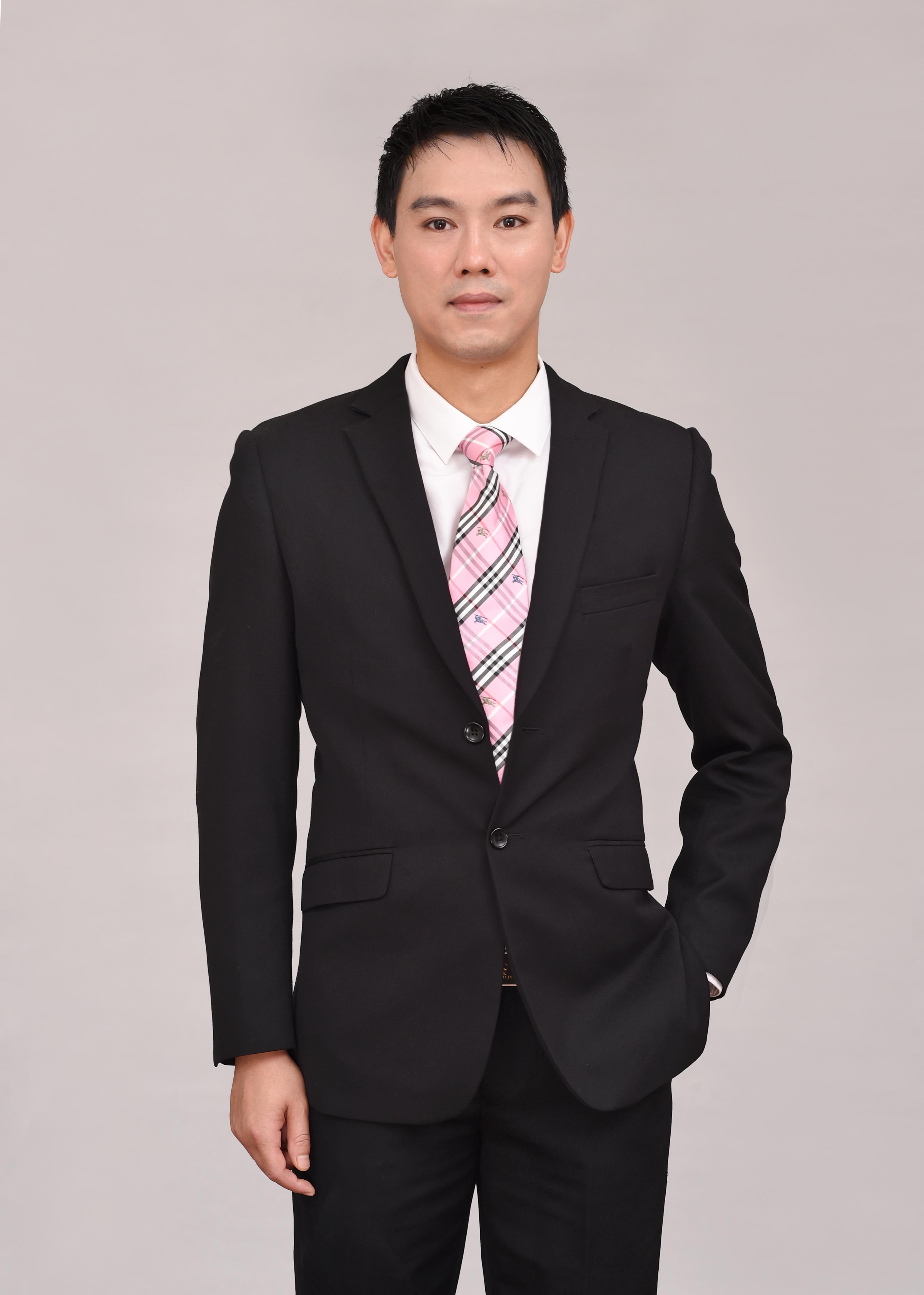 郑良芬创始人 & 执行董事